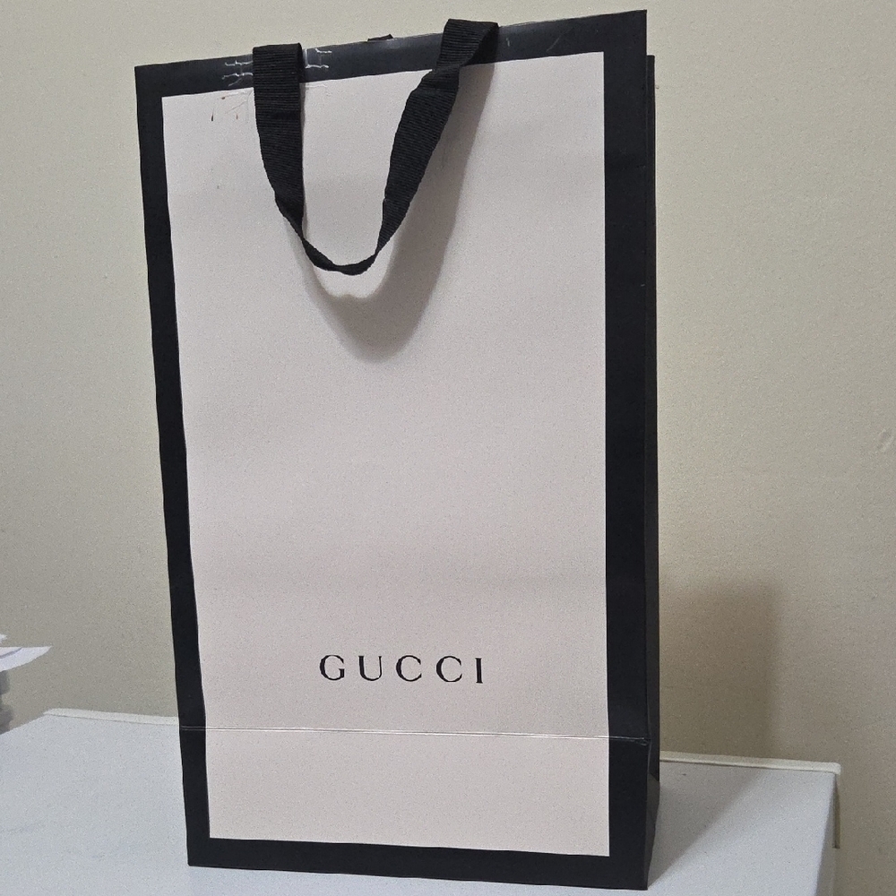 Gucci Black and White Gift Bag (15×9×5.5)